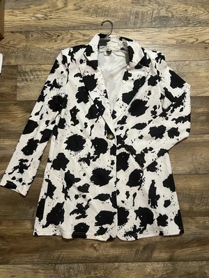 Blazer SHEIN Talla 4 Pequeño Estampado de Vaca Botón Único Negro Blanco Foto 1 de 4
