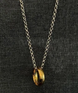Herr Der Ringe - Lord Of The Rings - Ringe Der Macht - Ring / Kette "NEU" - Bild 1 von 4