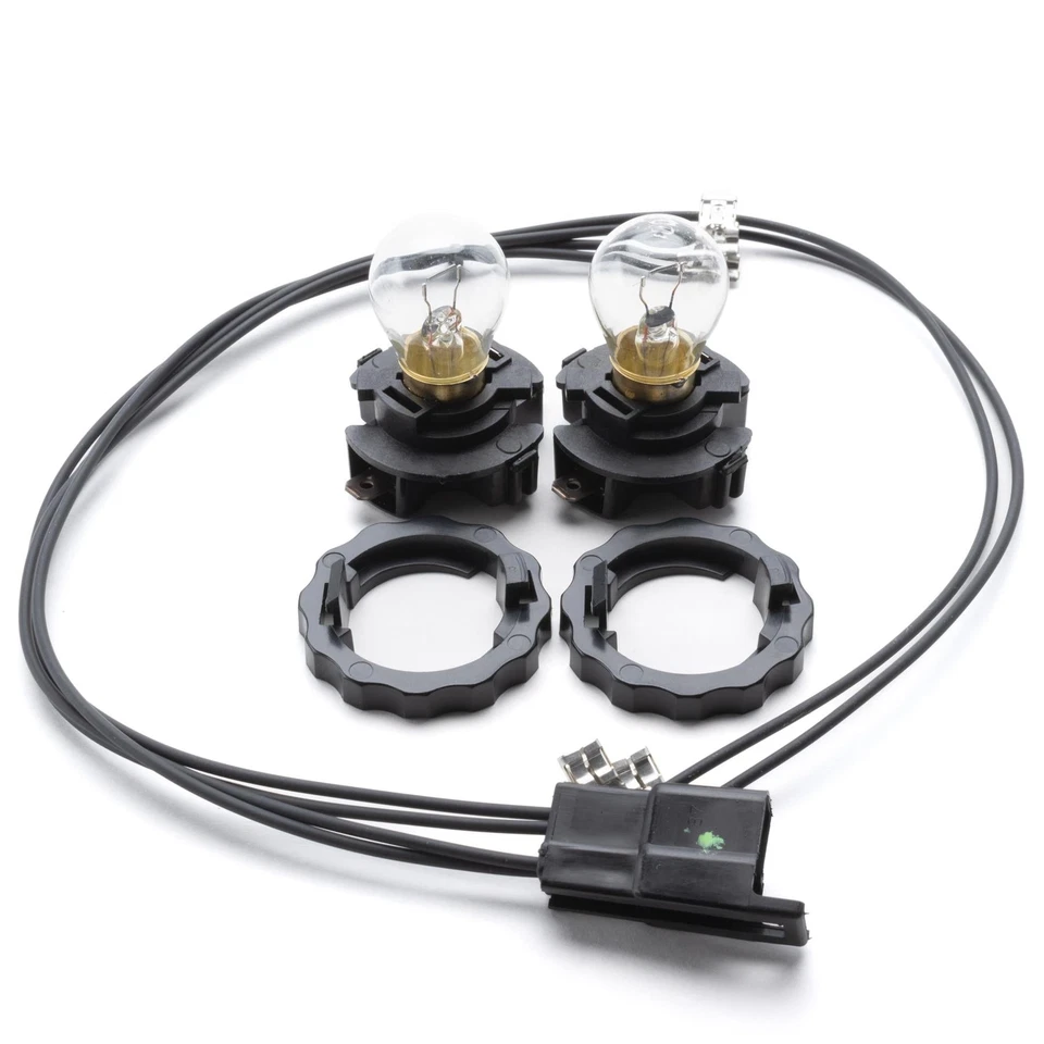 John Deere Headlight Kit - AM123485 AM128497 - BJD539 - Image 1 of 1