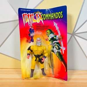 Figura de acción vintage Ninja Commandos amarilla Knock Off Bootleg cardada años 80 KO - Imagen 1 de 9