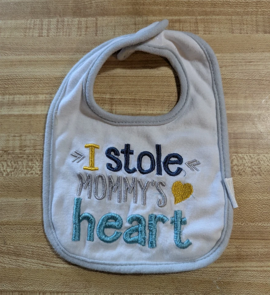 Babero de alimentación forrado con corazón de mamá Baby Treasures Boys mezcla de algodón blanco I Stole Foto 1 de 1