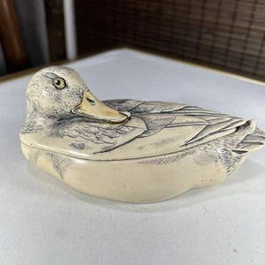 Comoys Made in England Duck Trinket Box Faux Carved Scrimshaw Foil Label - Picture 1 of 9