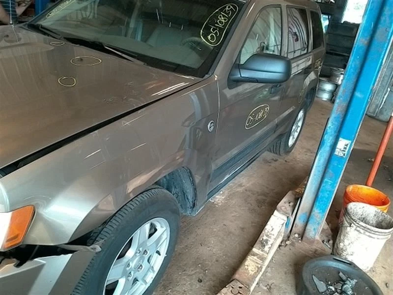 Передний шпиндель/кулак драйвера без учета SRT8 подходит для 05–10 GRAND CHEROKEE 10202898 - Изображение 1 из 4