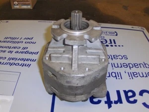 CLARK MICHIGAN - STEERING PUMP code 1521085 - Foto 1 di 4