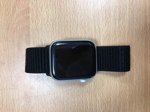 apple watch seri 4 nike