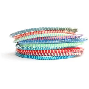 10 pulseras chanclas recicladas hechas a mano en Mali África occidental comercio justo de origen - Imagen 1 de 54