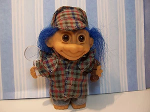 "DETECTIVE / SHERLOCK HOLMES - 5" Muñeca Russ Troll - NUEVA EN BOLSA ORIGINAL - Azul - Imagen 1 de 5