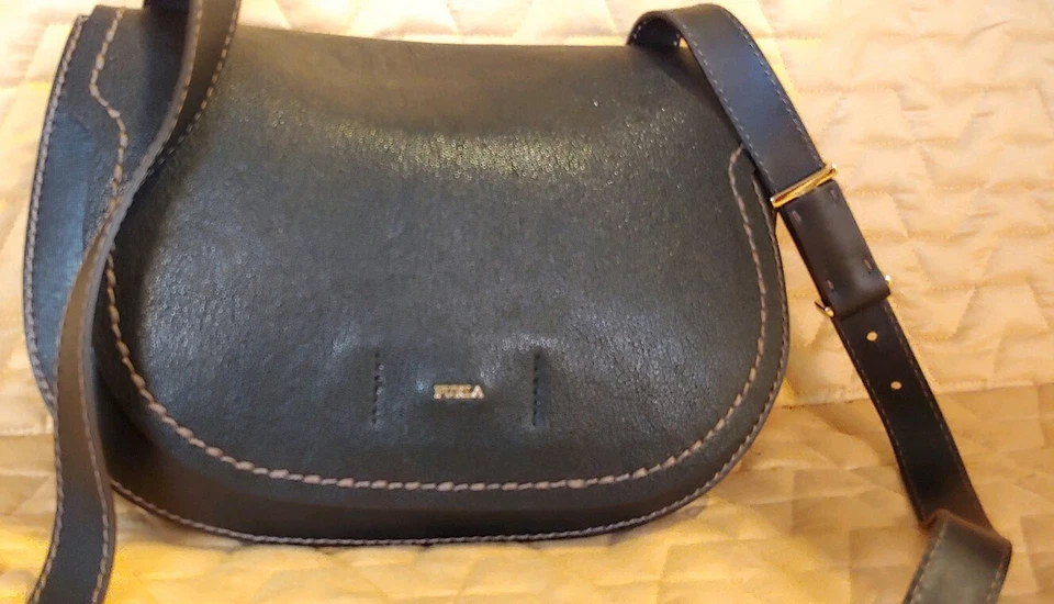 FURLA TASCHE Echtleder Modell Postbote. Aus Shop  - Bild 1 von 1