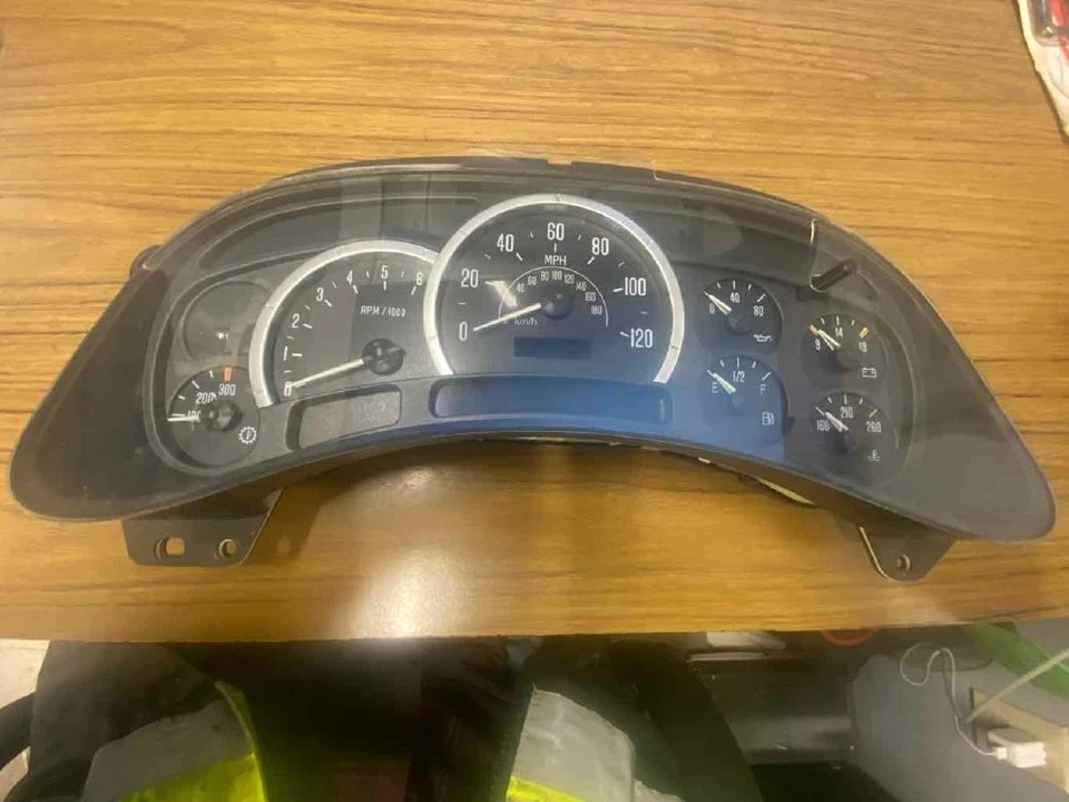 2003-2005 Cadillac Escalade ESV EXT Speedometer Gauges Cluster US Market OEM - Image 1 of 4