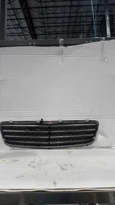 Parrilla superior usada se adapta a: Mercedes-Benz Mercedes clase c 203 2007 tipo SDN C230 arriba Foto 1 de 3