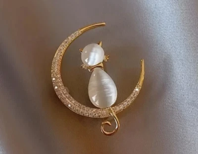 Cat pin brooch moon NEW Fashion Jewelry Free Ship 1.5 inch - Image 1 of 2