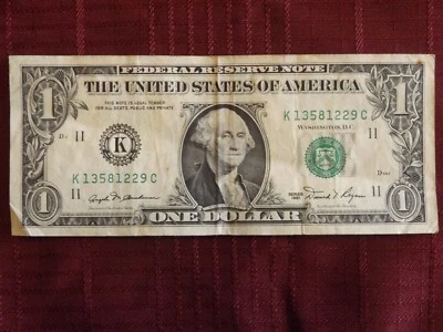 OLD RARE SERIES 1981 $1 ONE DOLLAR BILL - SERIAL NUMBER K 13581229 C - Image 1 of 2