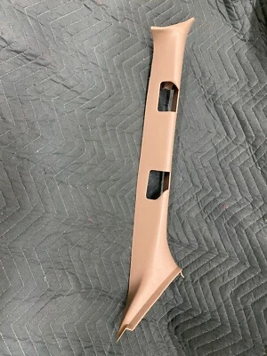 Ford Excursion 2000-2005 lado derecho pilar A moldura, beige Foto 1 de 3