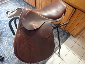 English Saddle Leather Horse Used - Seat Size 17.5" - Thornhill Pro Trainer - Picture 1 of 17