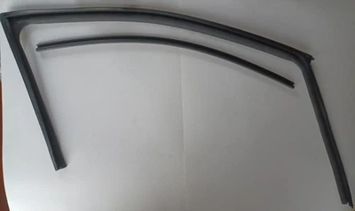 2003-08 Jaguar S-Type Front Passenger Door Glass Run Upper Weatherstrip XR842603 — 第 1/2 张图片