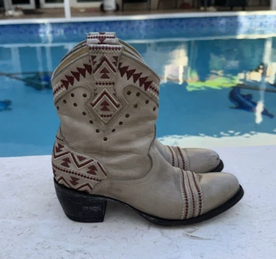 BOTAS WESTERN BORDADAS YIPPEE KIYAY DE OLD GRINGO ALEXA TALLA 6.5 HECHAS EN MÉXICO Foto 1 de 4