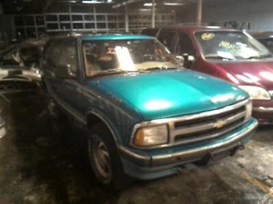 PASSENGER HEADLIGHT CHEVROLET COMPOSITE FITS 95-97 BLAZER S10/JIMMY S15 90737 - Imagen 1 de 4