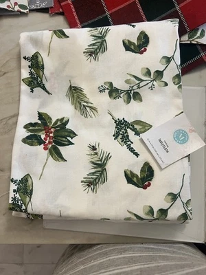 Martha Stewart ‘Holly Berries’ Tablecloth 52x70 NEW Holiday Christmas Tablecloth - Image 1 of 4