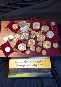 Münzen Konvolut/Komplettset/Pounds/Dollar/Liberty/Krügerrand und Troy Medaillen - Bild 1 von 14