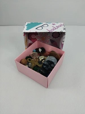 Vintage Buttons And Miscellaneous Things - Image 1 of 4