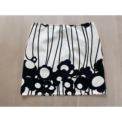 Falda Marimekko, Falda Denim Blanco y Negro, Mini Falda, Talla S, Diseño Finlandés Foto 1 de 4
