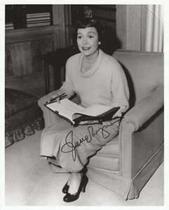 Jane Wyman~ CERTIFIED Signed autographed Vintage 8 X10 photo + COA - Picture 1 of 1