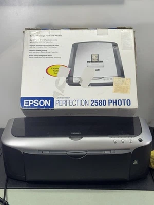 Epson Stylus Photo 2200 Printer Inkjet & Perfection 2580 Photo Scanner No Ink - Image 1 of 4