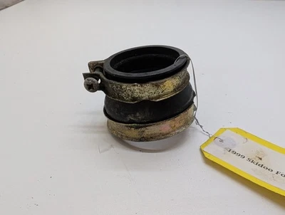 Brida de montaje de carburador Ski-Doo 570048100 Formula 500 L/C 1996-2000 Touring Foto 1 de 4