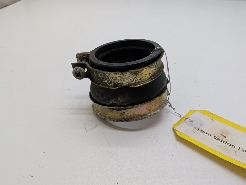 Brida de montaje de carburador Ski-Doo 570048100 Formula 500 L/C 1996-2000 Touring Foto 1 de 4