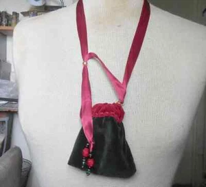 Reversible Forest Green/Red Velvet Drawstring Necklace Bag Runes Pouch Purse - Picture 1 of 4