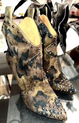 Jessica Simpson8.5 M Faux Suede Camouflage Green W/Studs  Zip Up Stilettos mc - Image 1 of 4