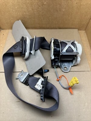 11-2013 Escalade Silverado Tahoe Front Right Passenger Seatbelt Retractor Black - Image 1 of 4