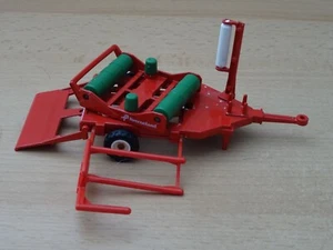Siku Farmer 1:32 Kverneland Rundballenwickler 2266 Neuwertig !!! - Bild 1 von 6