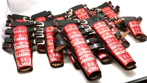 55 Stück Cowboy Revolver Gürtel  Karneval 2 fach Pistolenhalter 50-95 cm NEU - Bild 1 von 8