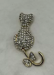 Sparkling Gold Tone Rhinestone Kitty Cat With Moving Tail And Bow Brooch Pin - Picture 1 of 4