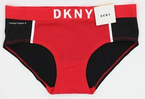 Pantalones cortos para niños DKNY DK5005 ""Cherry Racing"" mezcla de algodón logotipo gráfico, negros/rojos - Imagen 1 de 5