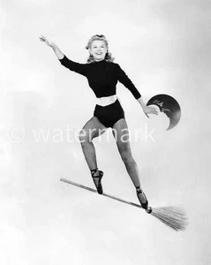 Vintage 1950s Halloween Pin-Up – Hollywood Actress 8x10 Photo Reprint - Picture 1 of 1