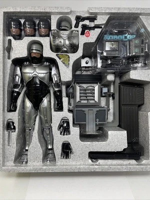Hot Toys MMS203 Robocop - ROBOCOP 1:6 con SILLA MECÁNICA (estación de acoplamiento) Foto 1 de 4