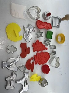 Vtg. Lot 25 Mixed Aluminum Tin Red Cookie Cutters Collectible Holiday - Picture 1 of 12