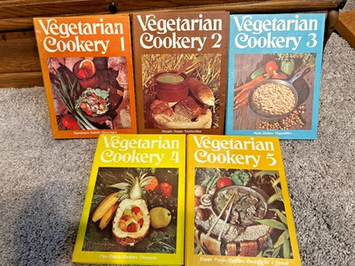 5 volume set "Vegetarian Cookery" Adventist Heritage books from Pacific Press - Image 1 of 4