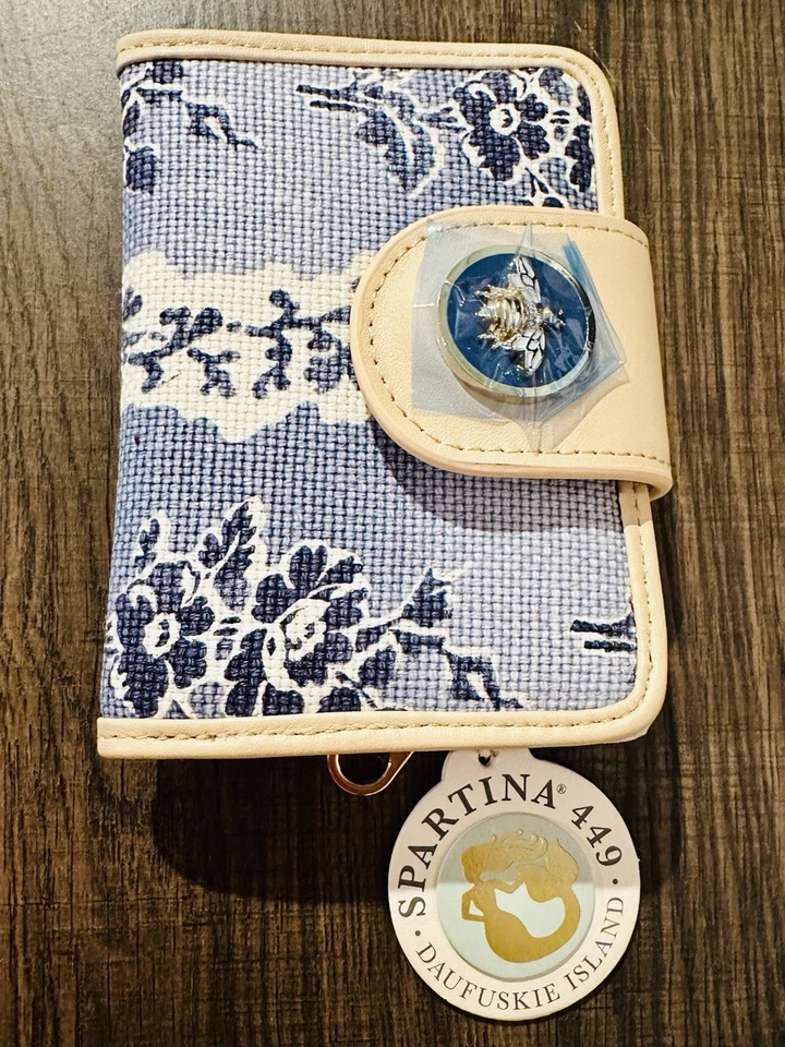 Spartina 449 Dafuskie Island SC Bifold Women’s Wallet, New W/ Tags - Image 1 of 4