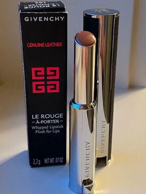 GIVENCHY Le Rouge A Porter Batom Chicoteado Flush para Lábios 102 MOUSSELINE BEGE - Imagem 1 de 1