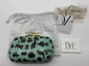 NWT Diane Von Furstenberg Lytton SM Printed Snake In Popcorn Green/ Black Color - Picture 1 of 4