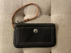 Women's COACH Black Leather Zip Close Wristlet Wallet 7 x 4.5 in. - Picture 1 of 4