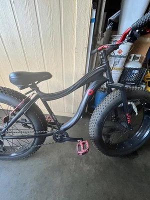 Limited Edition Darth Vader Mongoose Fat-tire Bike Star Wars - Image 1 of 4