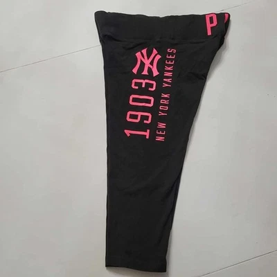Victoria's Secret ROSA Yoga Capri Pantalones Leggings Recortados NY Yankees Negro MED Foto 1 de 4