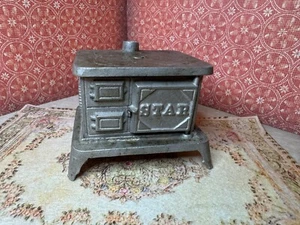 Estufa de hierro fundido miniatura Star de colección 4x3 muestra para casa de muñecas estufa de leña - Imagen 1 de 9