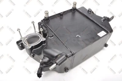 ASTON MARTIN  DB11 5.2 Ladeluftkühler links HY53-6K775-AB     - Bild 1 von 4