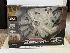 Star Wars Micro Galaxy Squadron Millennium Falcon Batuu Disney Parks Exclusive - Bild 1 von 3