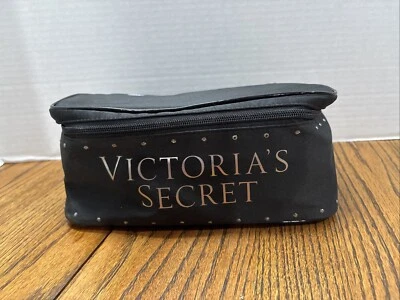 Estuche de tren de viaje/maquillaje/cosméticos satinado de 3 piezas Victoria's Secret negro/plateado Foto 1 de 4